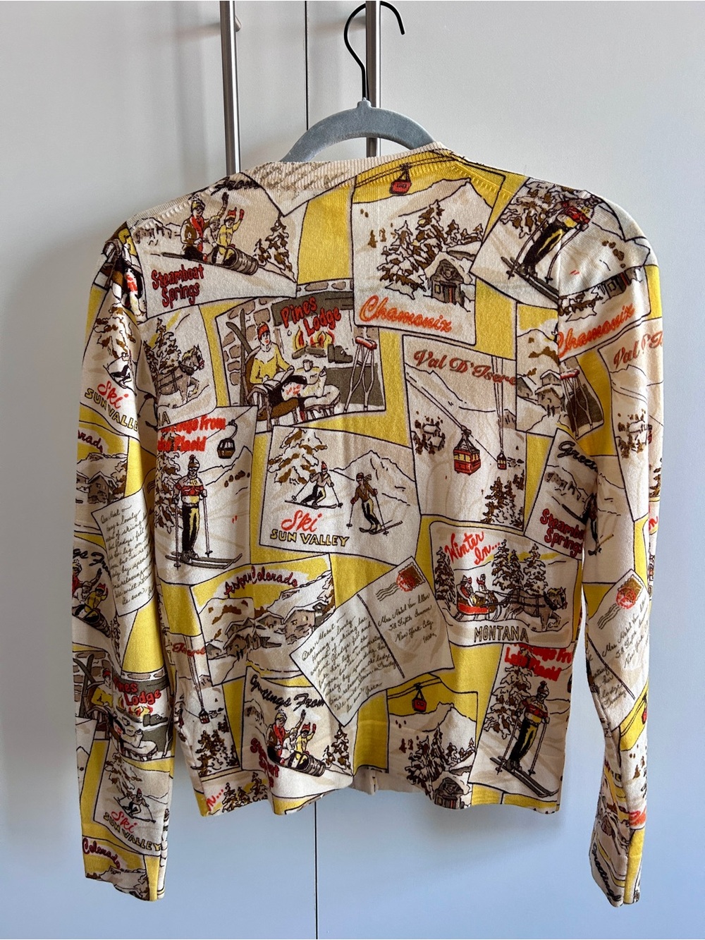 Vintage J Cree Ski Resort Postage Stamp Print Cardigan in Yellow & Cream - Picture 5 of 7